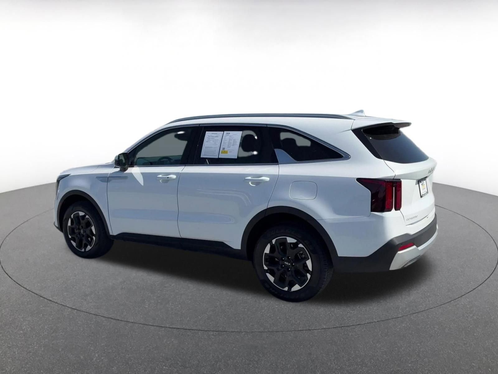 Thumbnail: 2024 Kia Sorento - 10