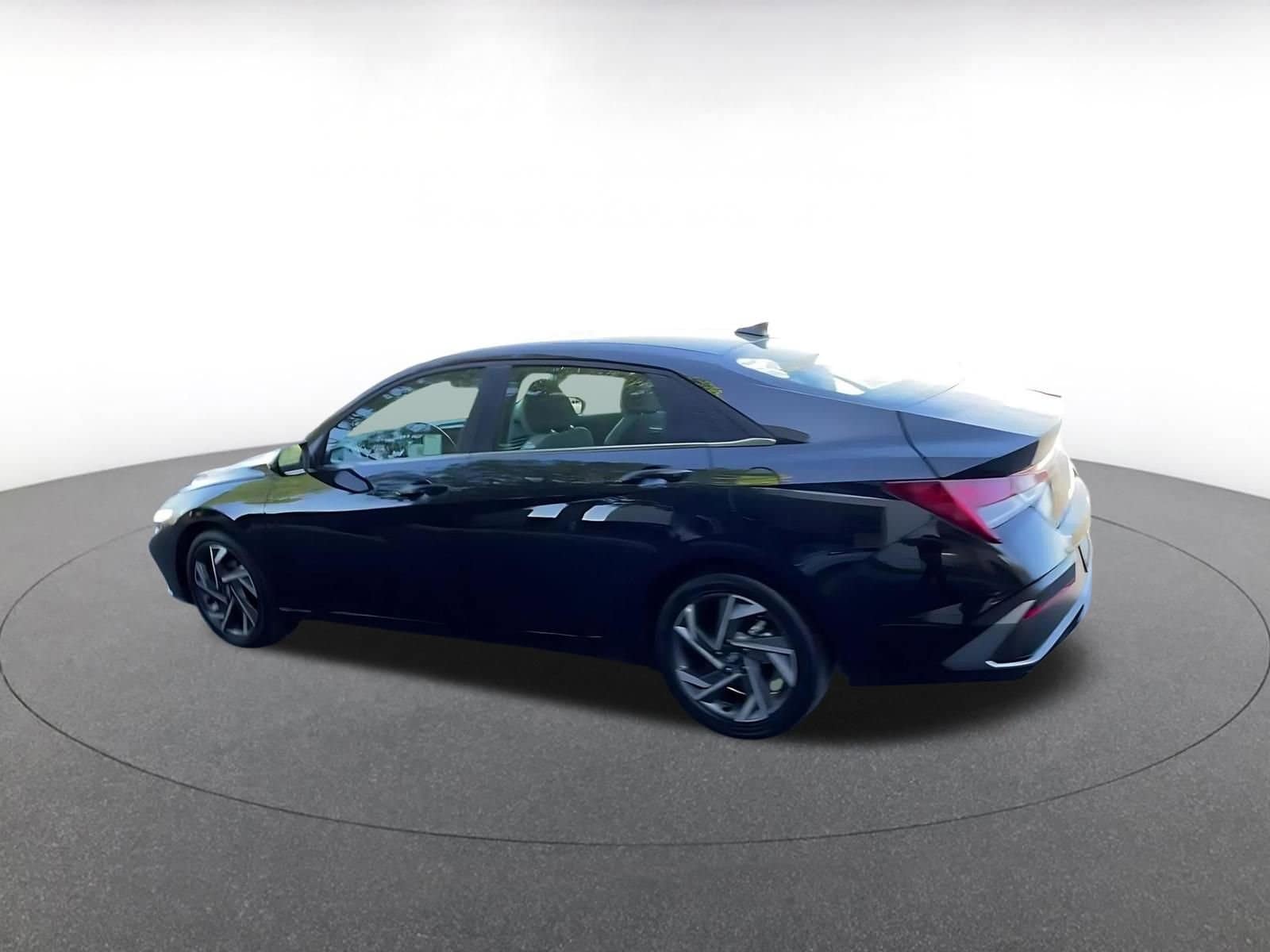 Thumbnail: 2025 Hyundai Elantra - 10