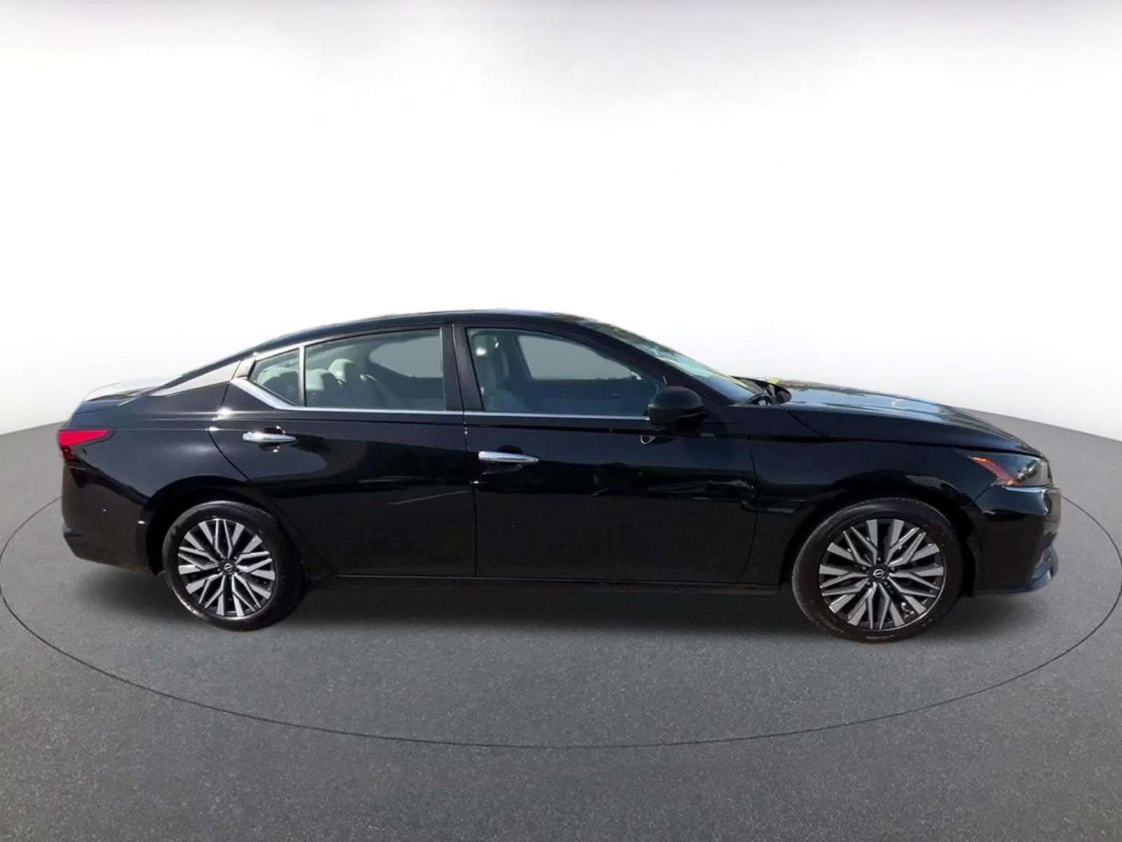 Thumbnail: 2025 Nissan Altima - 16
