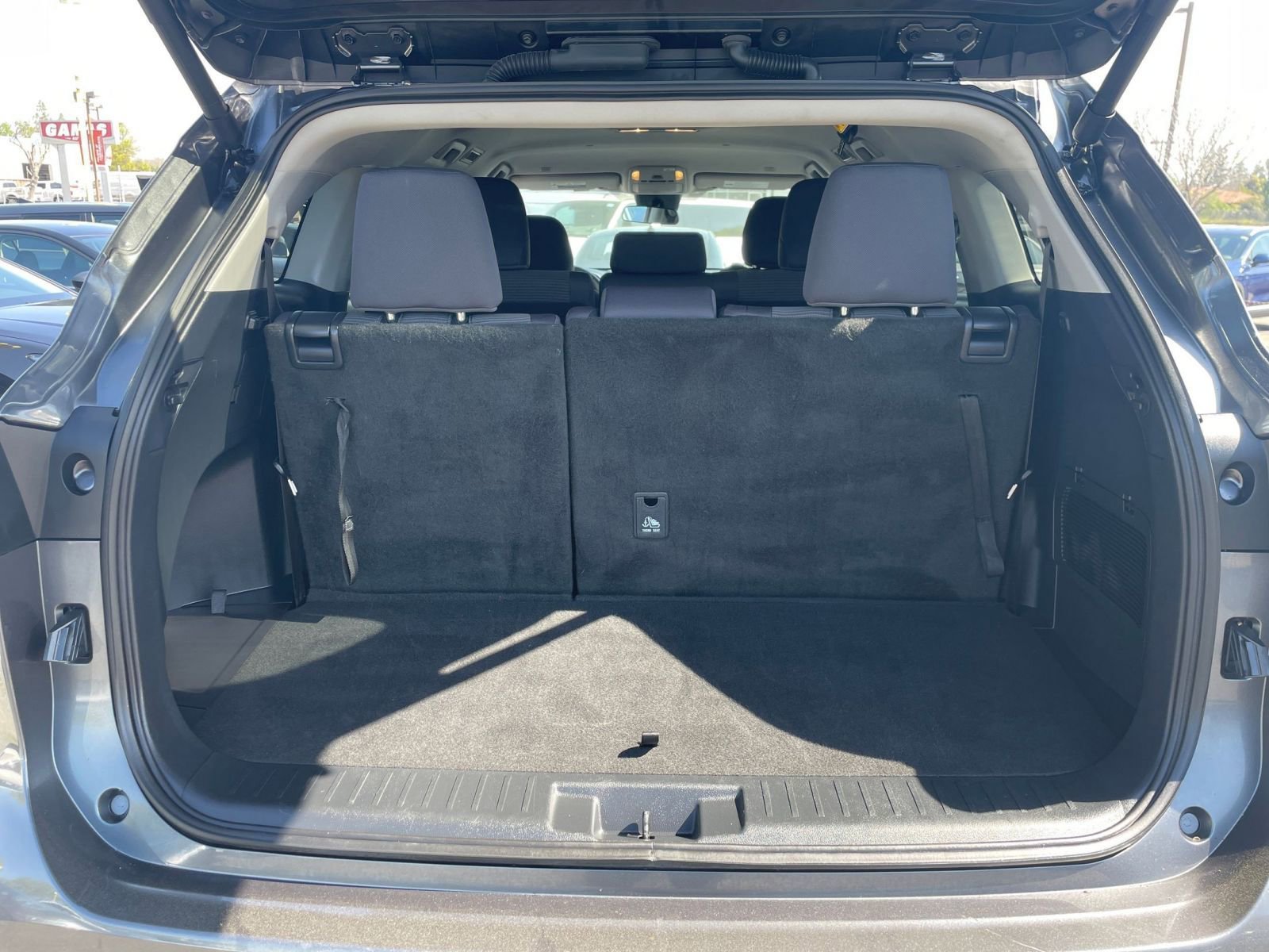 Thumbnail: 2025 Toyota Highlander - 33