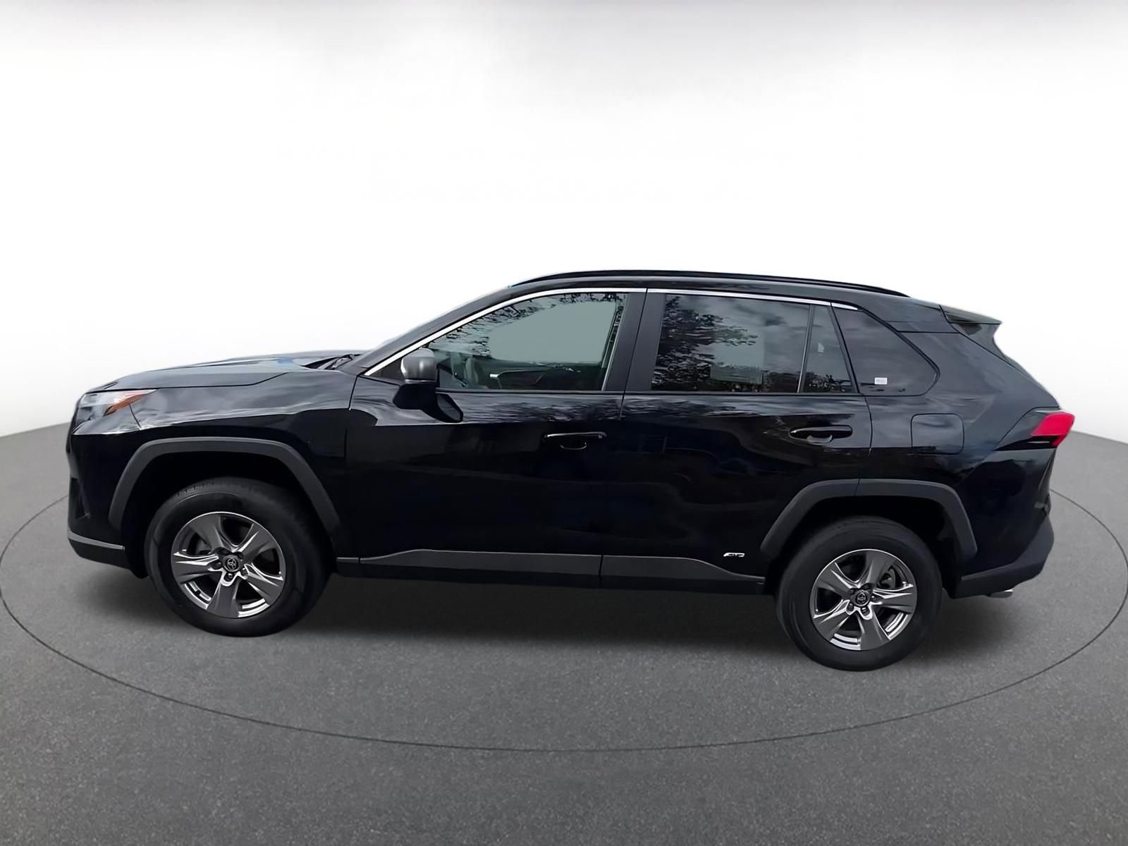 Thumbnail: 2025 Toyota RAV4 - 9