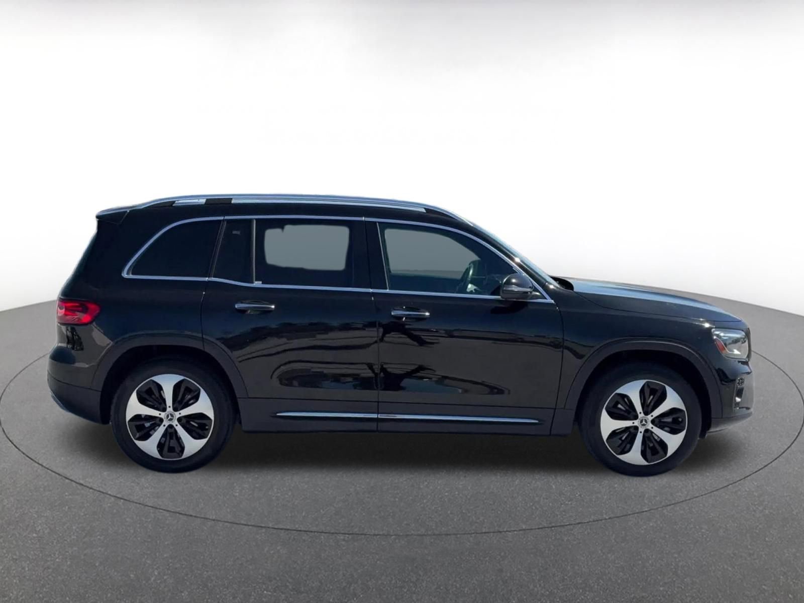 Thumbnail: 2025 Mercedes-Benz GLB - 16