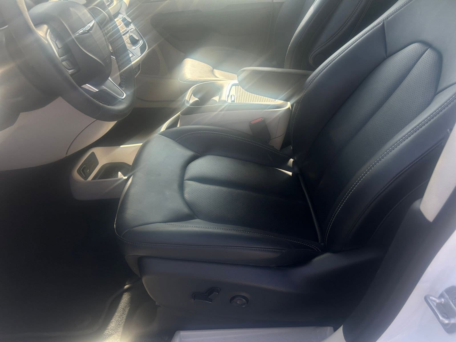 Thumbnail: 2024 Chrysler Pacifica - 27