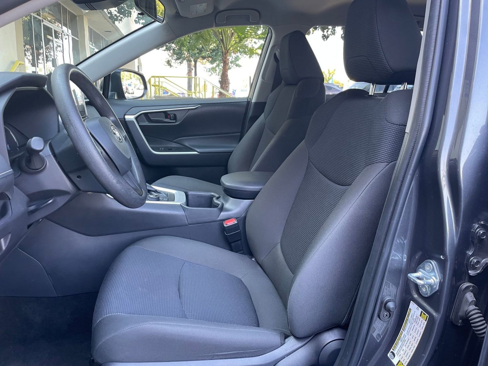 Thumbnail: 2025 Toyota RAV4 - 25