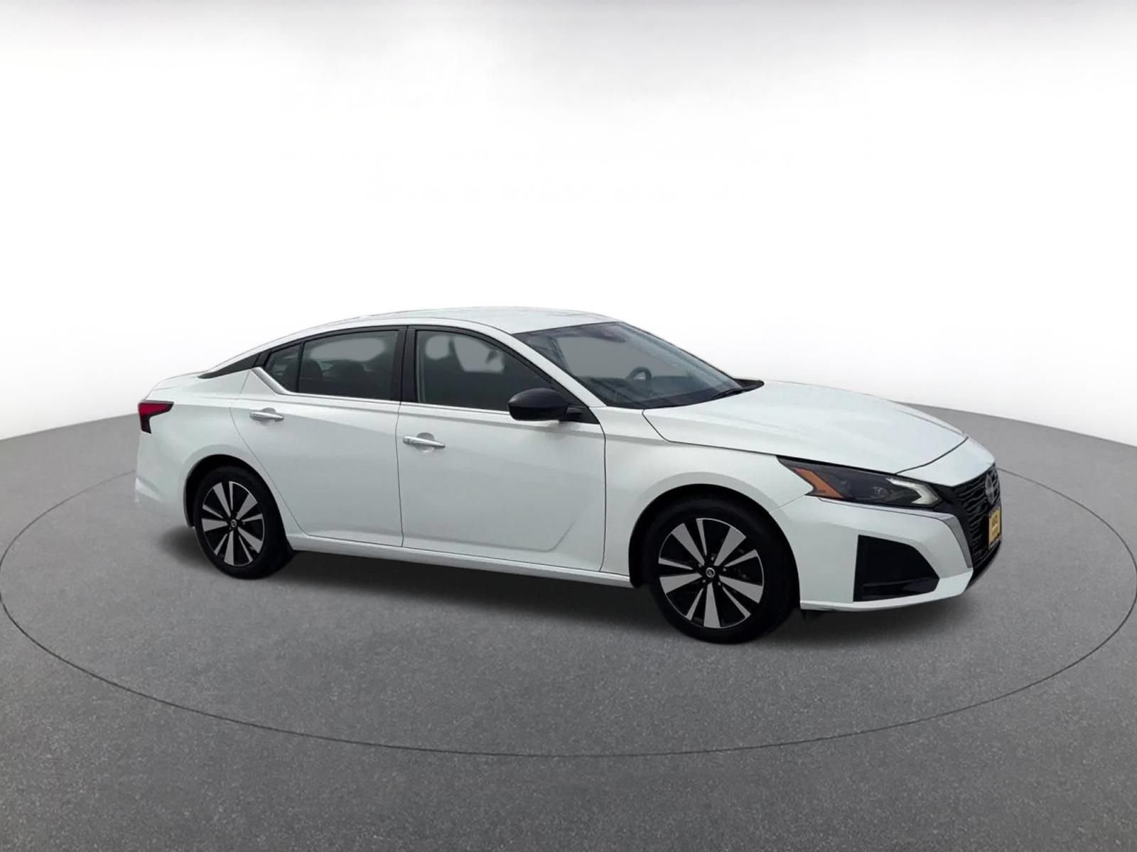 Thumbnail: 2025 Nissan Altima - 2