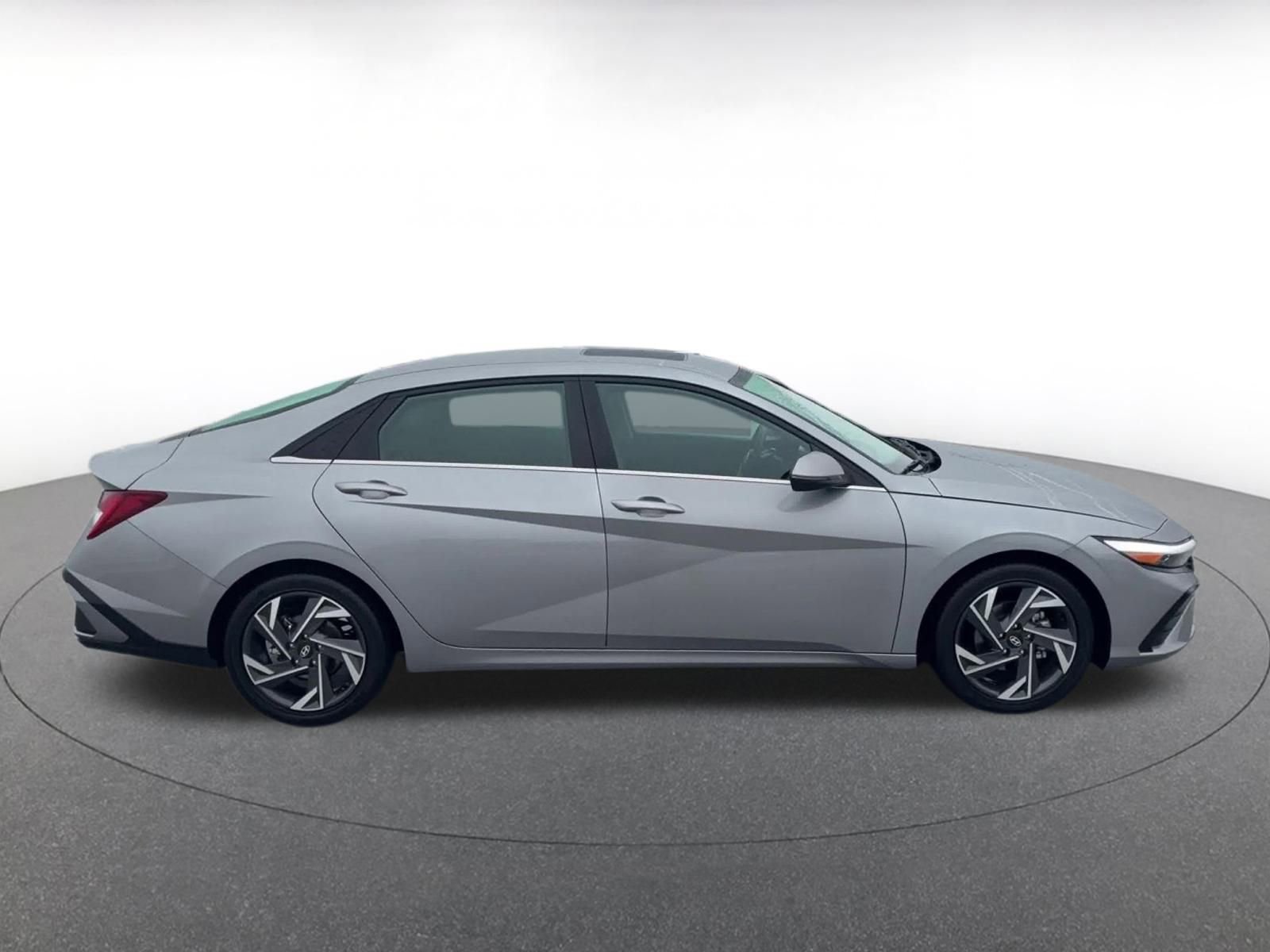 Thumbnail: 2025 Hyundai Elantra - 16