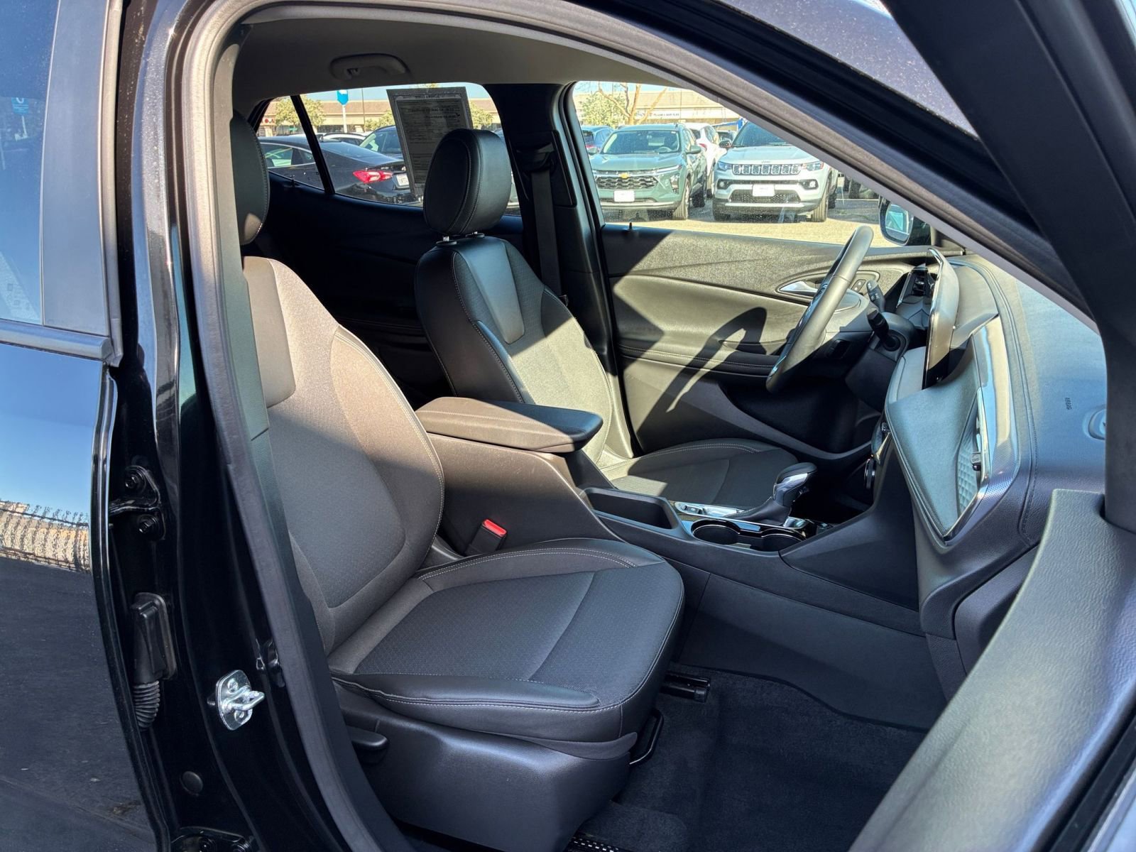 Thumbnail: 2025 Buick Encore GX - 34