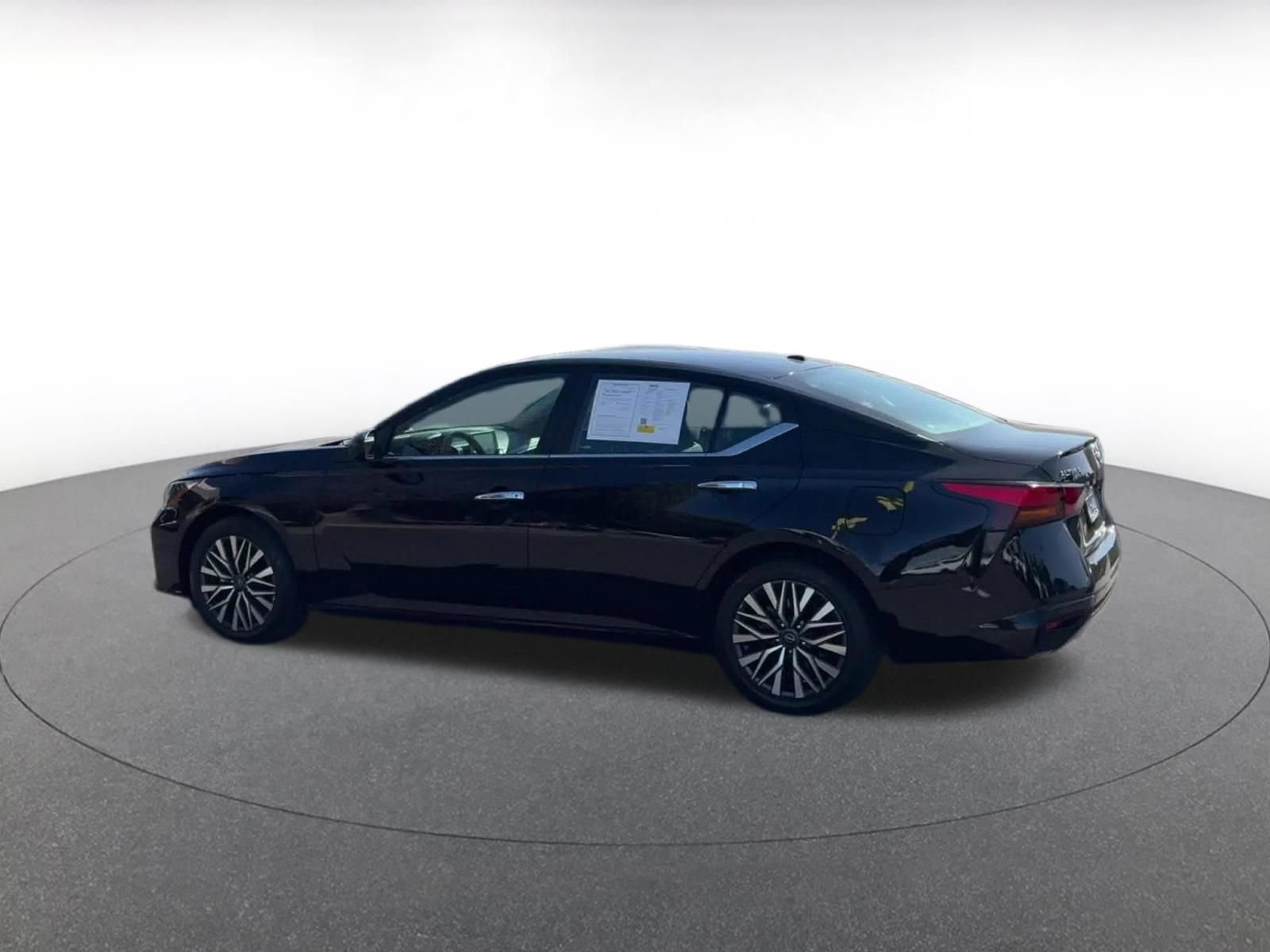 Thumbnail: 2025 Nissan Altima - 10