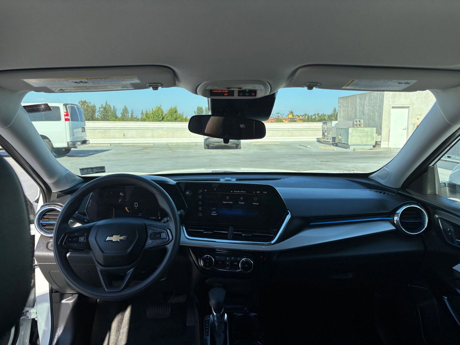 Thumbnail: 2025 Chevrolet Trax - 32