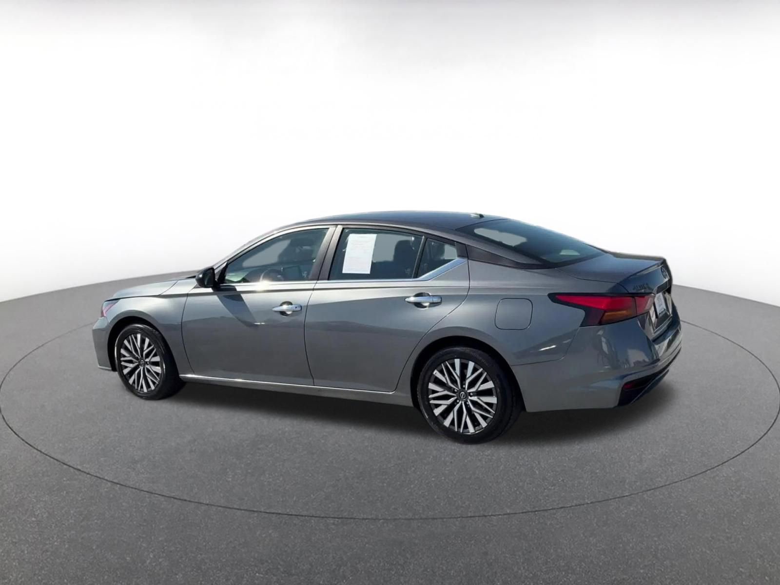 Thumbnail: 2025 Nissan Altima - 10