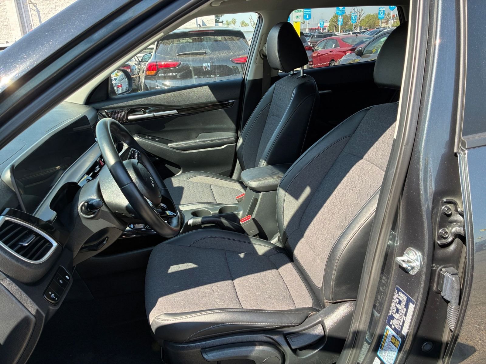 Thumbnail: 2025 Kia Seltos - 25