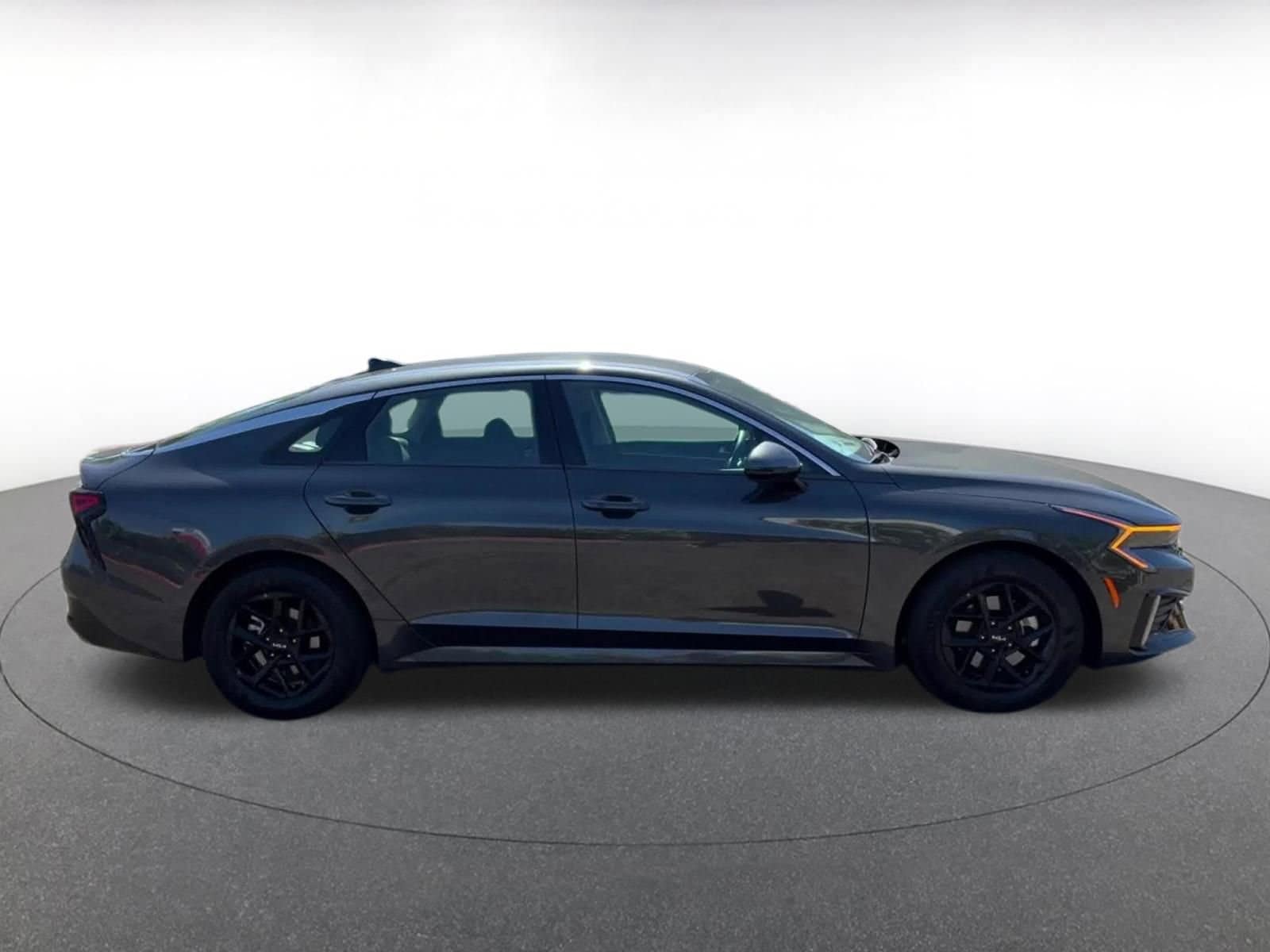 Thumbnail: 2025 Kia K5 - 16