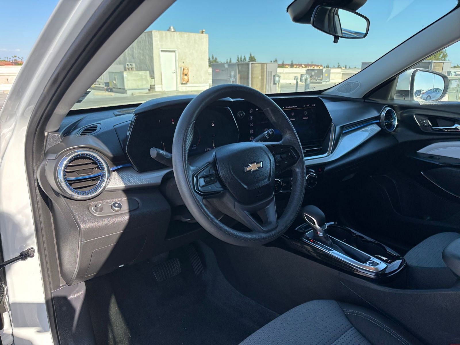 Thumbnail: 2025 Chevrolet Trax - 33