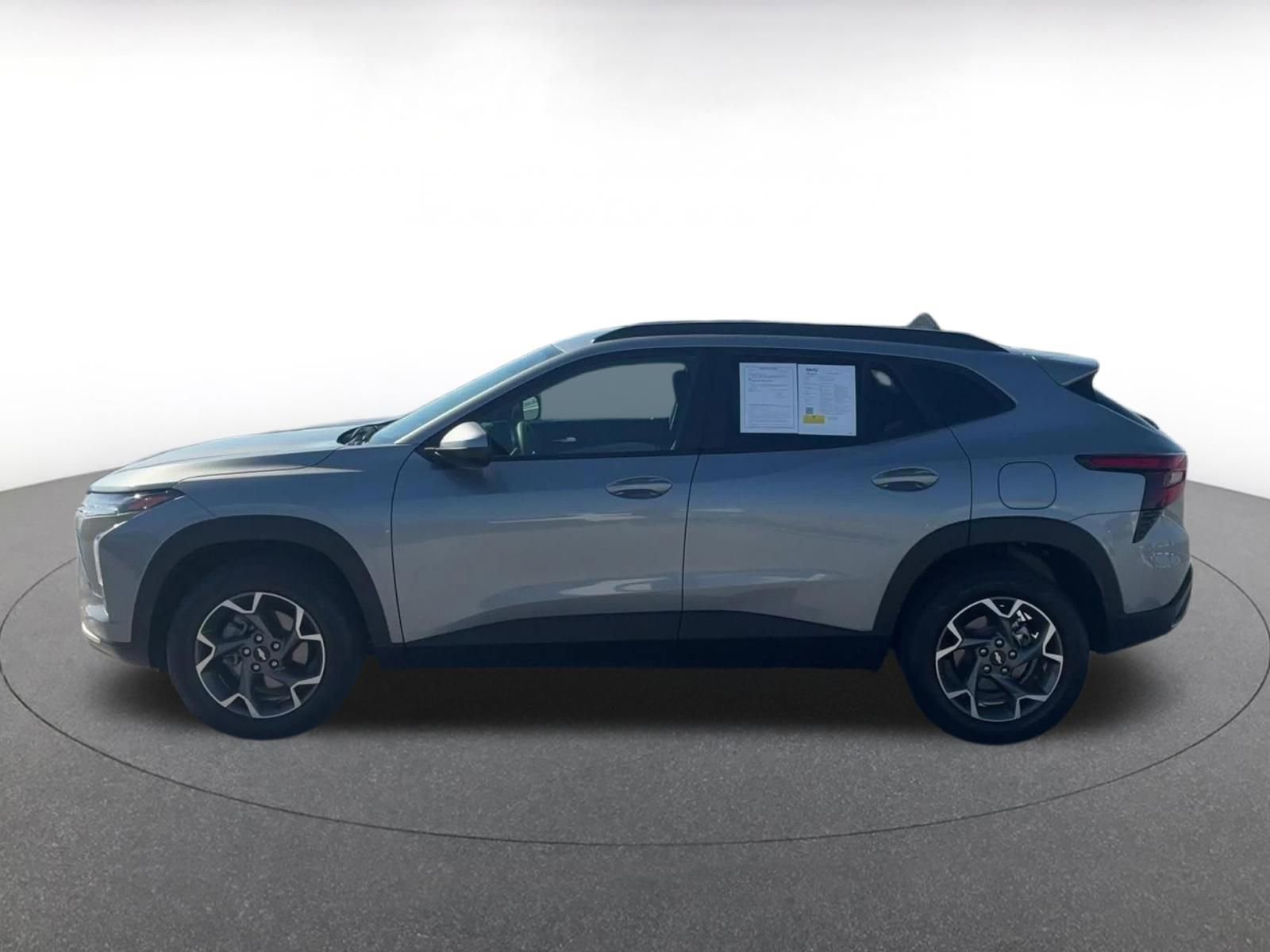 Thumbnail: 2025 Chevrolet Trax - 9