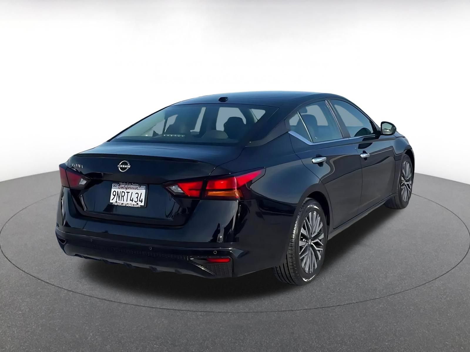 Thumbnail: 2025 Nissan Altima - 11