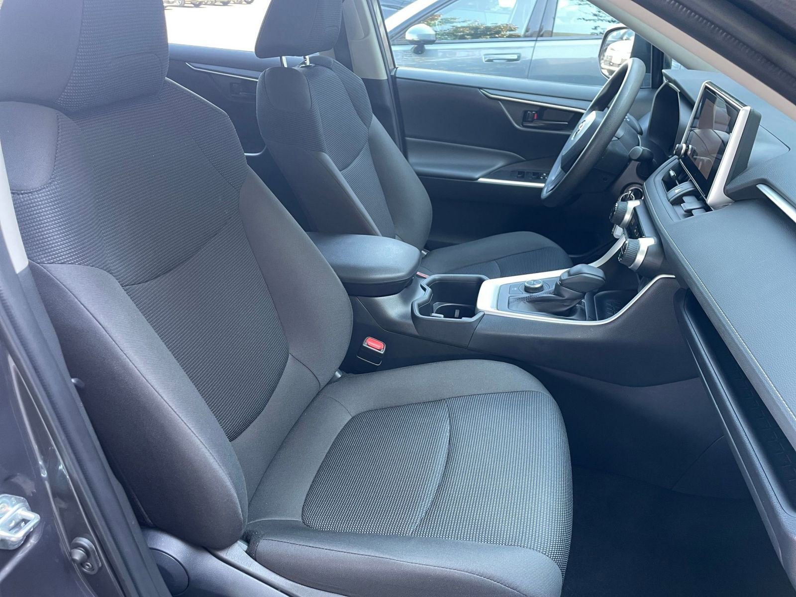 Thumbnail: 2025 Toyota RAV4 - 35