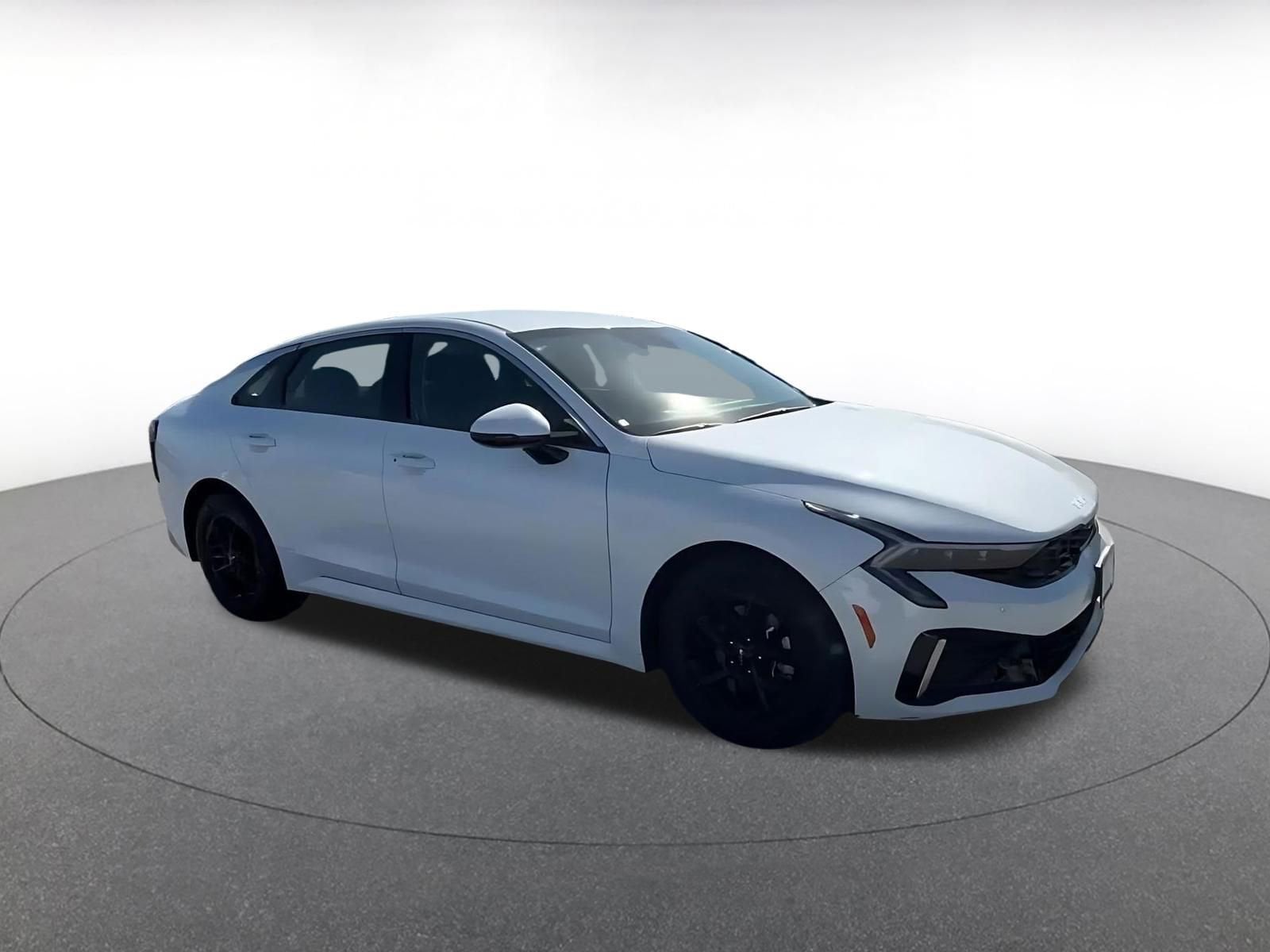 Thumbnail: 2025 Kia K5 - 2