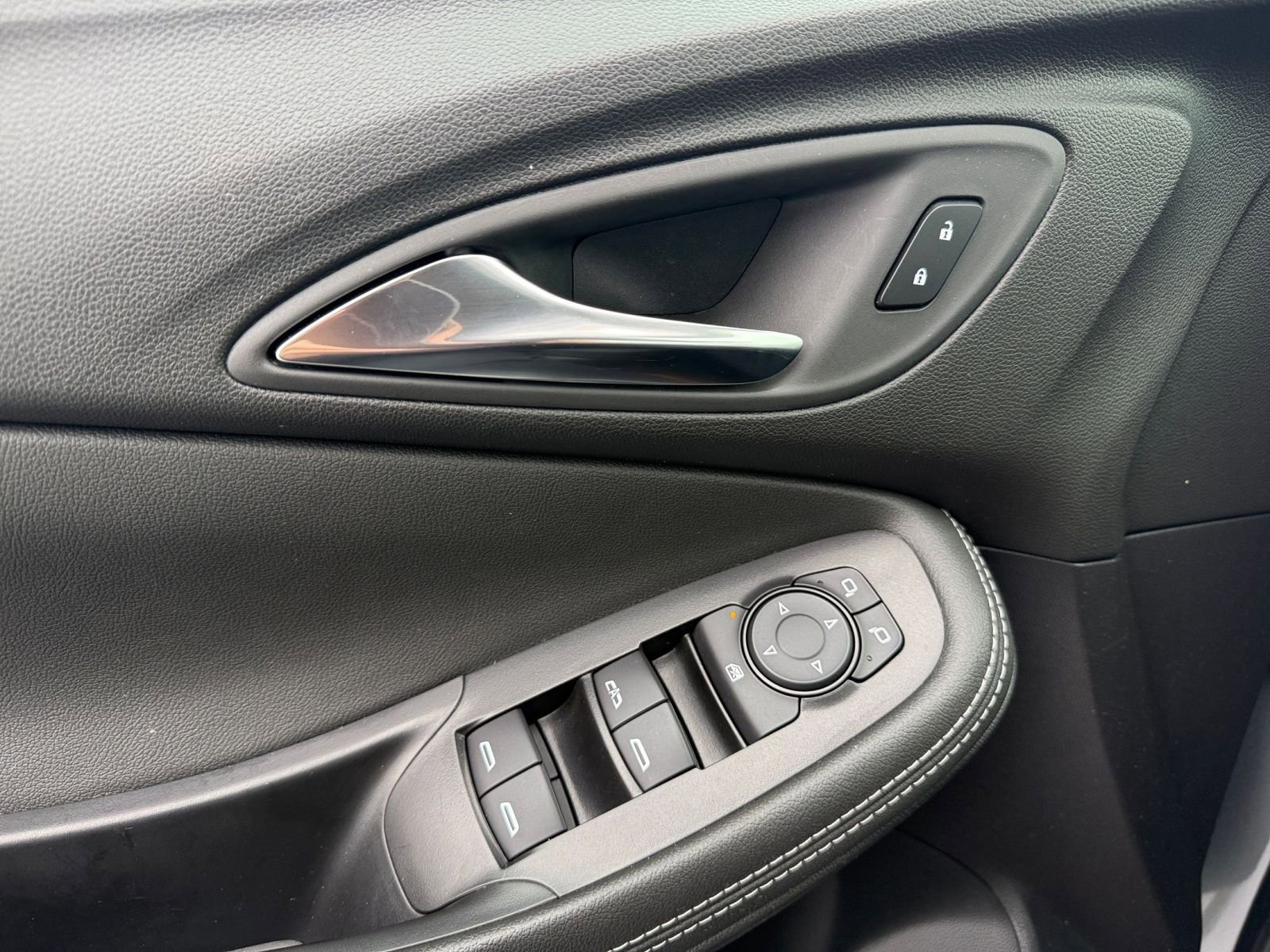 Thumbnail: 2025 Buick Encore GX - 20