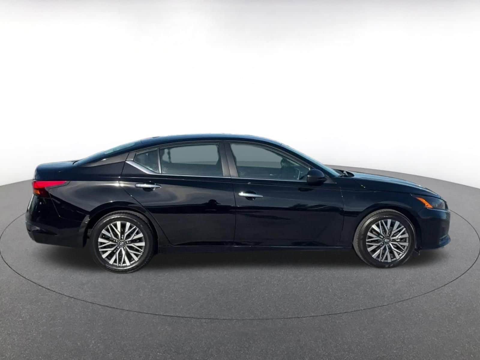 Thumbnail: 2025 Nissan Altima - 16
