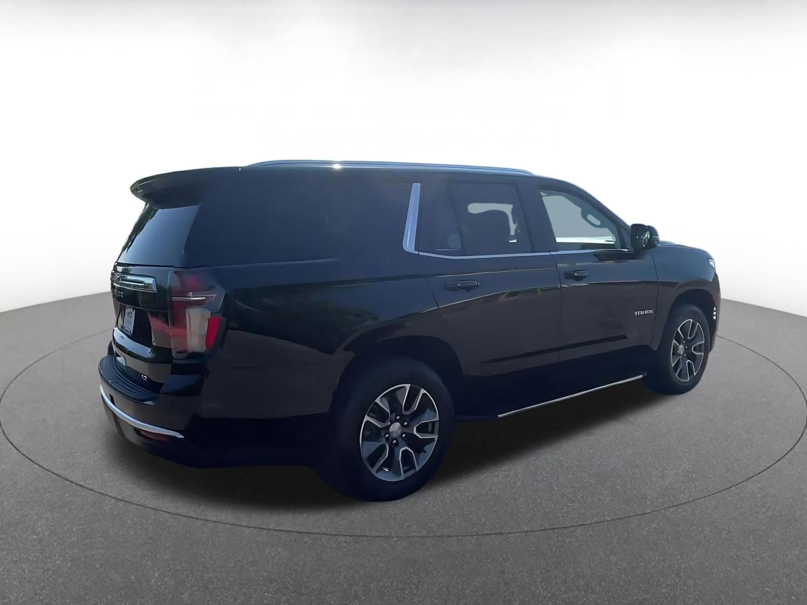 Thumbnail: 2023 Chevrolet Tahoe - 15