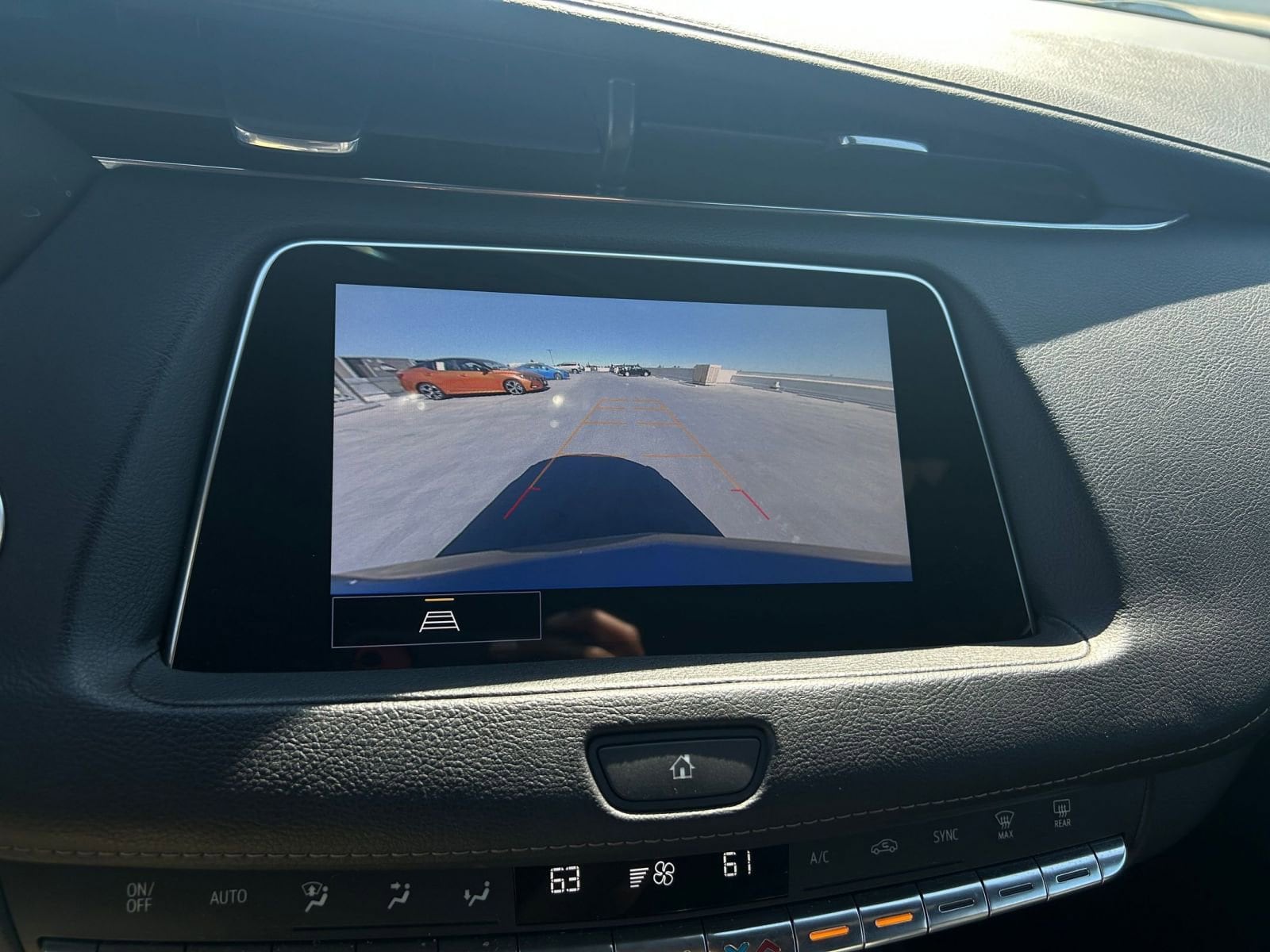 Thumbnail: 2023 Cadillac XT4 - 16