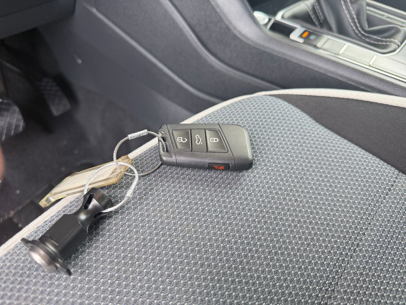 Thumbnail: 2025 Volkswagen Taos - 21