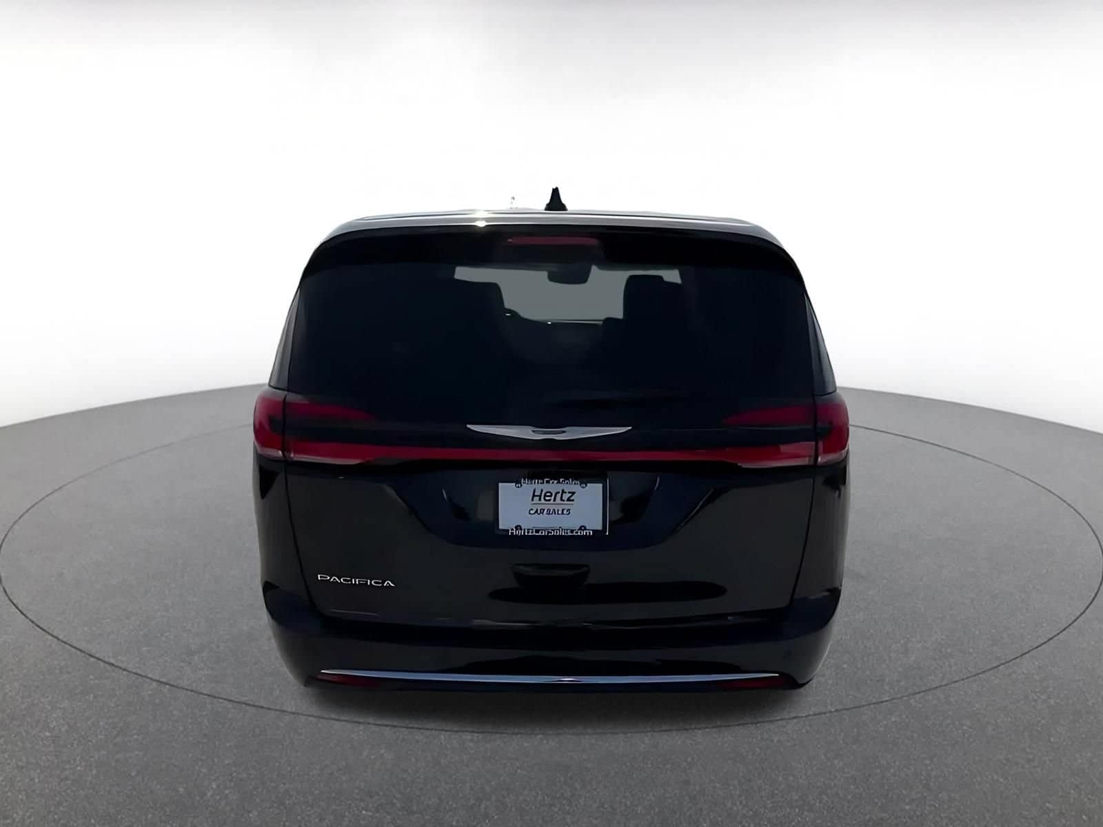Thumbnail: 2024 Chrysler Pacifica - 12