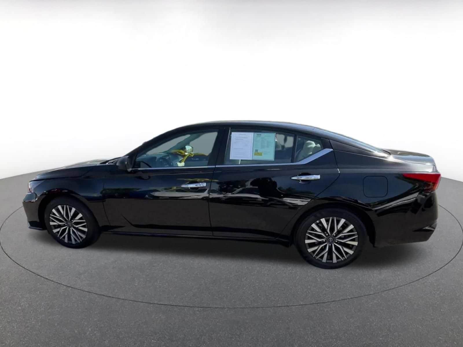 Thumbnail: 2025 Nissan Altima - 7