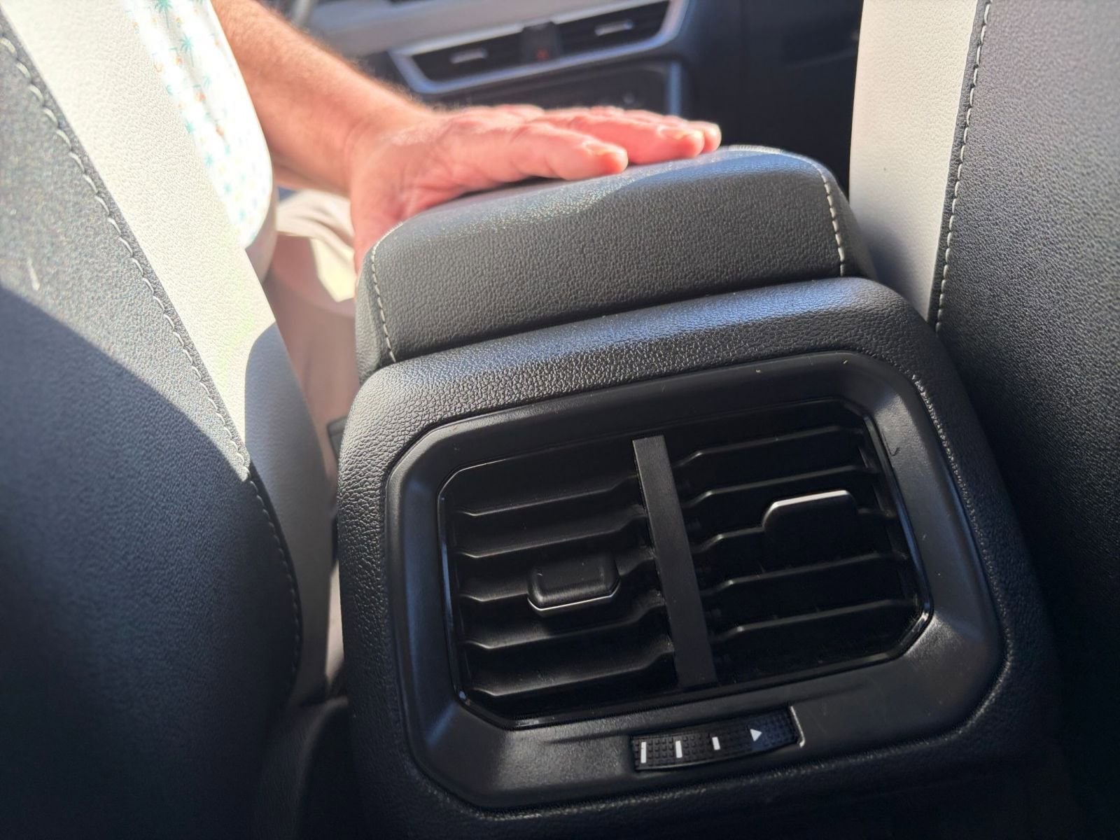 Thumbnail: 2025 Volkswagen Taos - 23