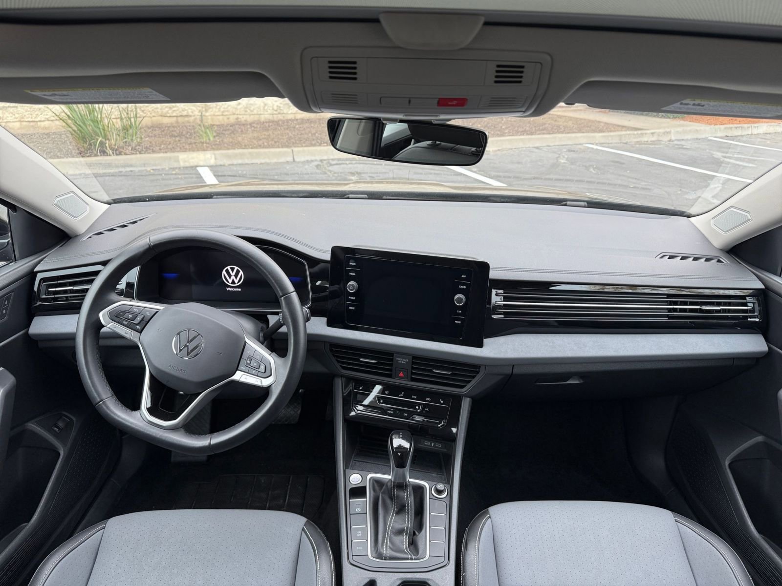 Thumbnail: 2025 Volkswagen Jetta - 32