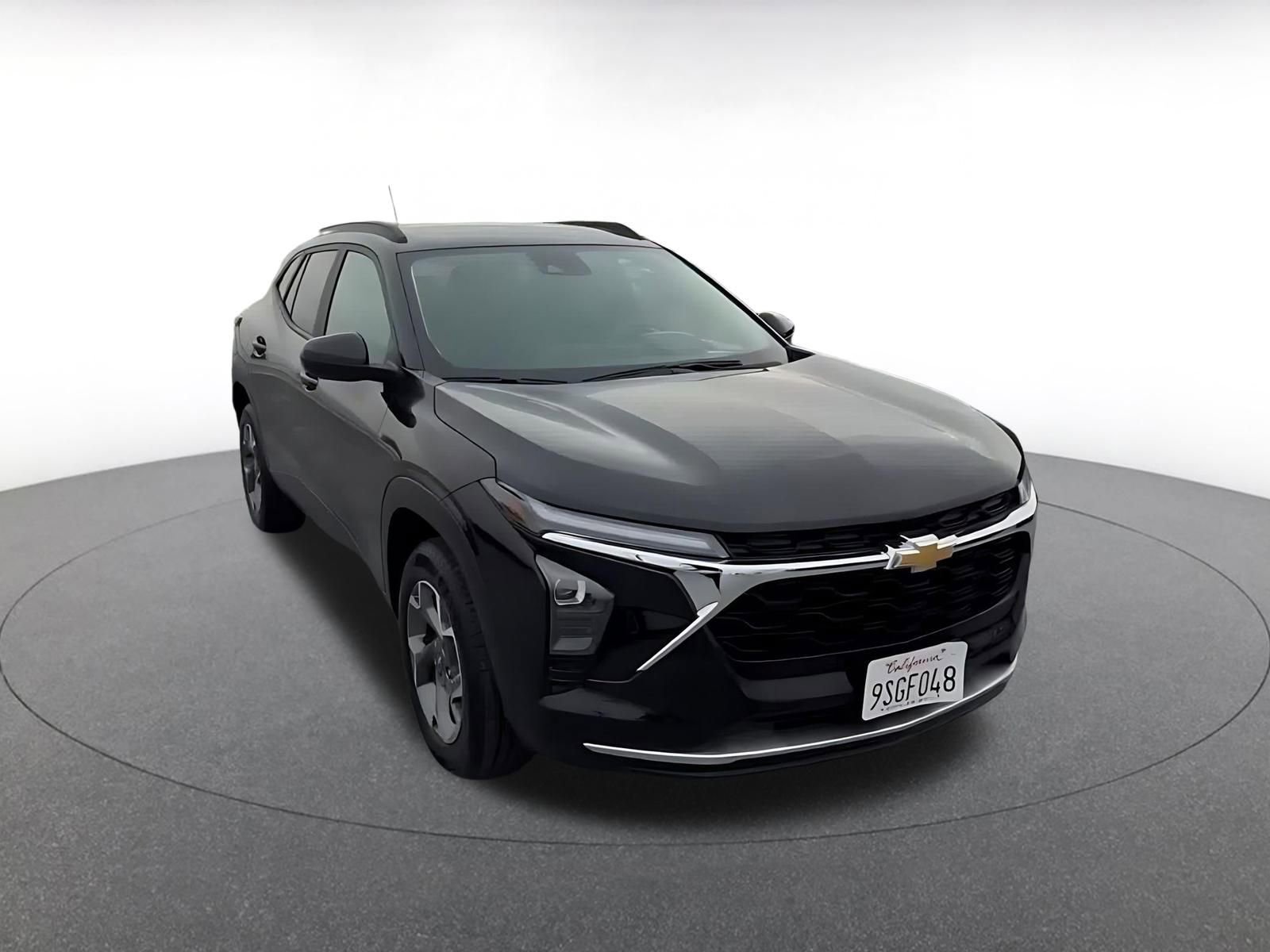Thumbnail: 2025 Chevrolet Trax - 3