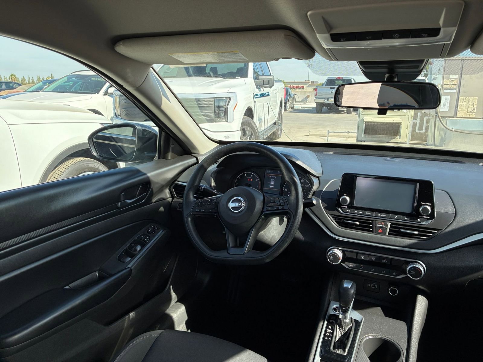 Thumbnail: 2023 Nissan Altima - 32