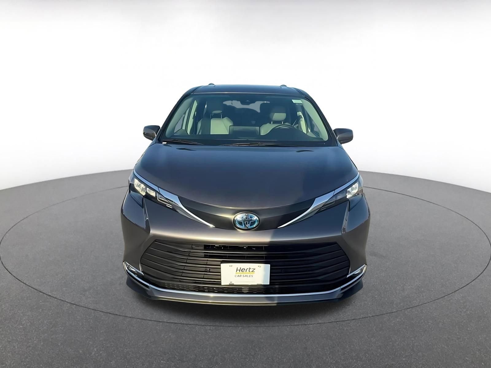 Thumbnail: 2024 Toyota Sienna - 3