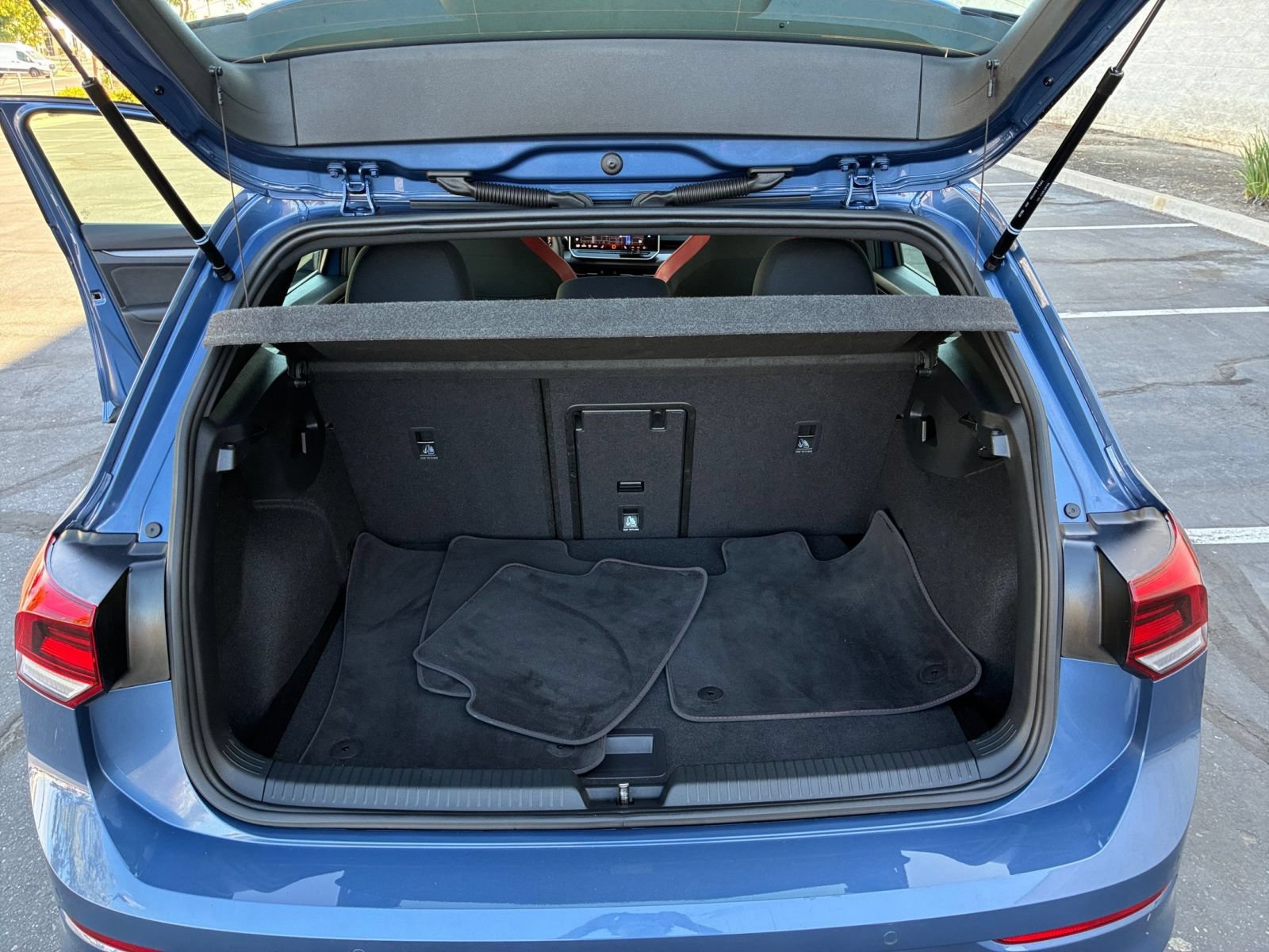 Thumbnail: 2026 Volkswagen Golf - 32