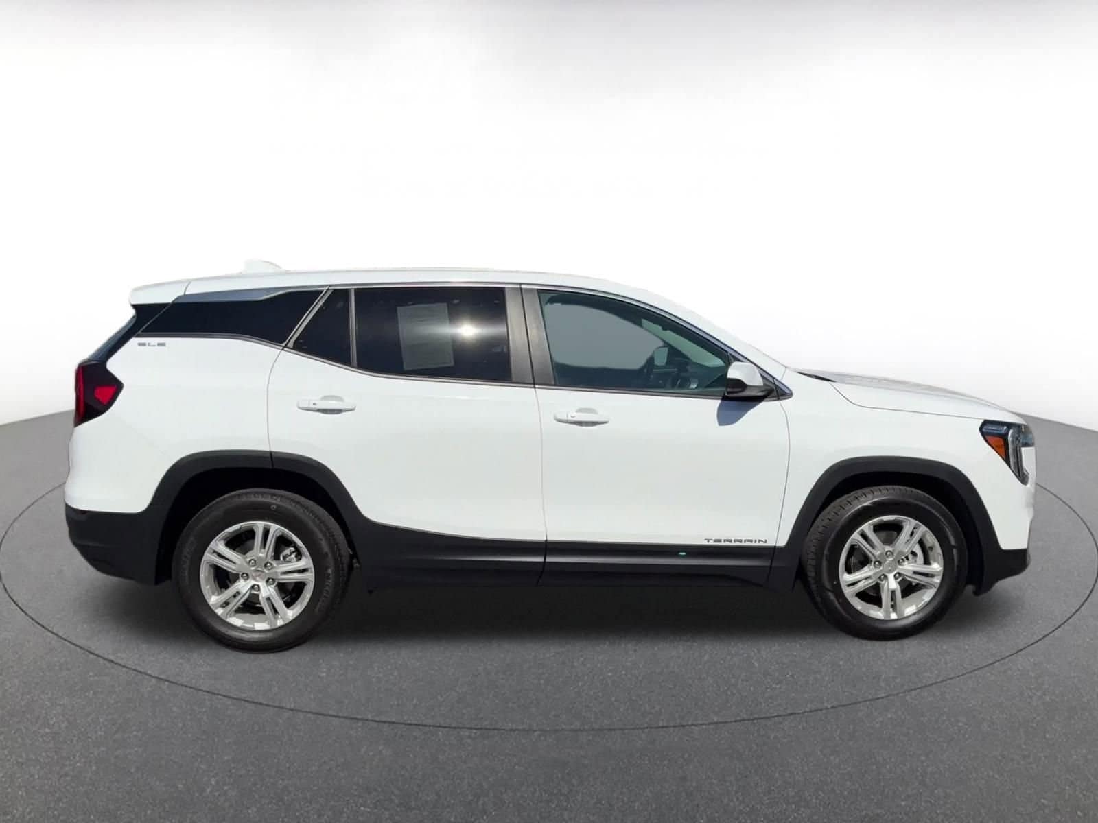 Thumbnail: 2024 GMC Terrain - 16