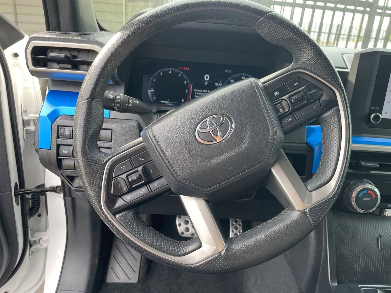 Thumbnail: 2024 Toyota Tacoma - 32