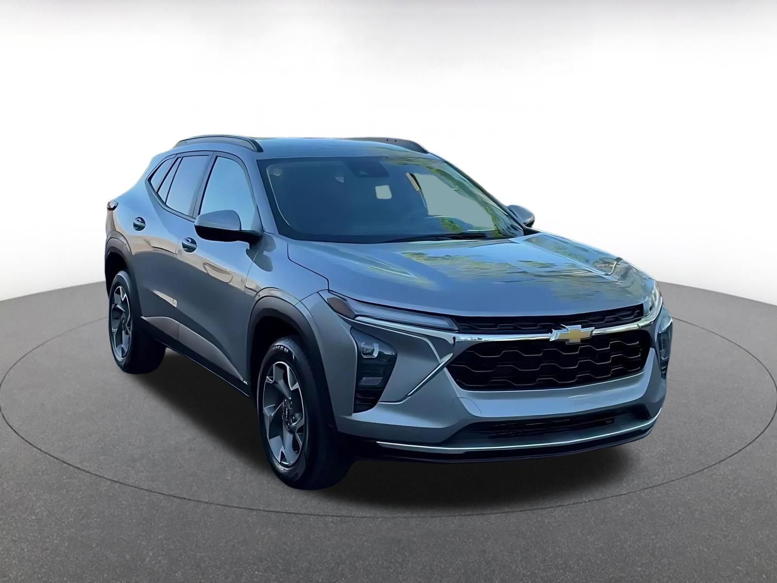 Thumbnail: 2025 Chevrolet Trax - 3