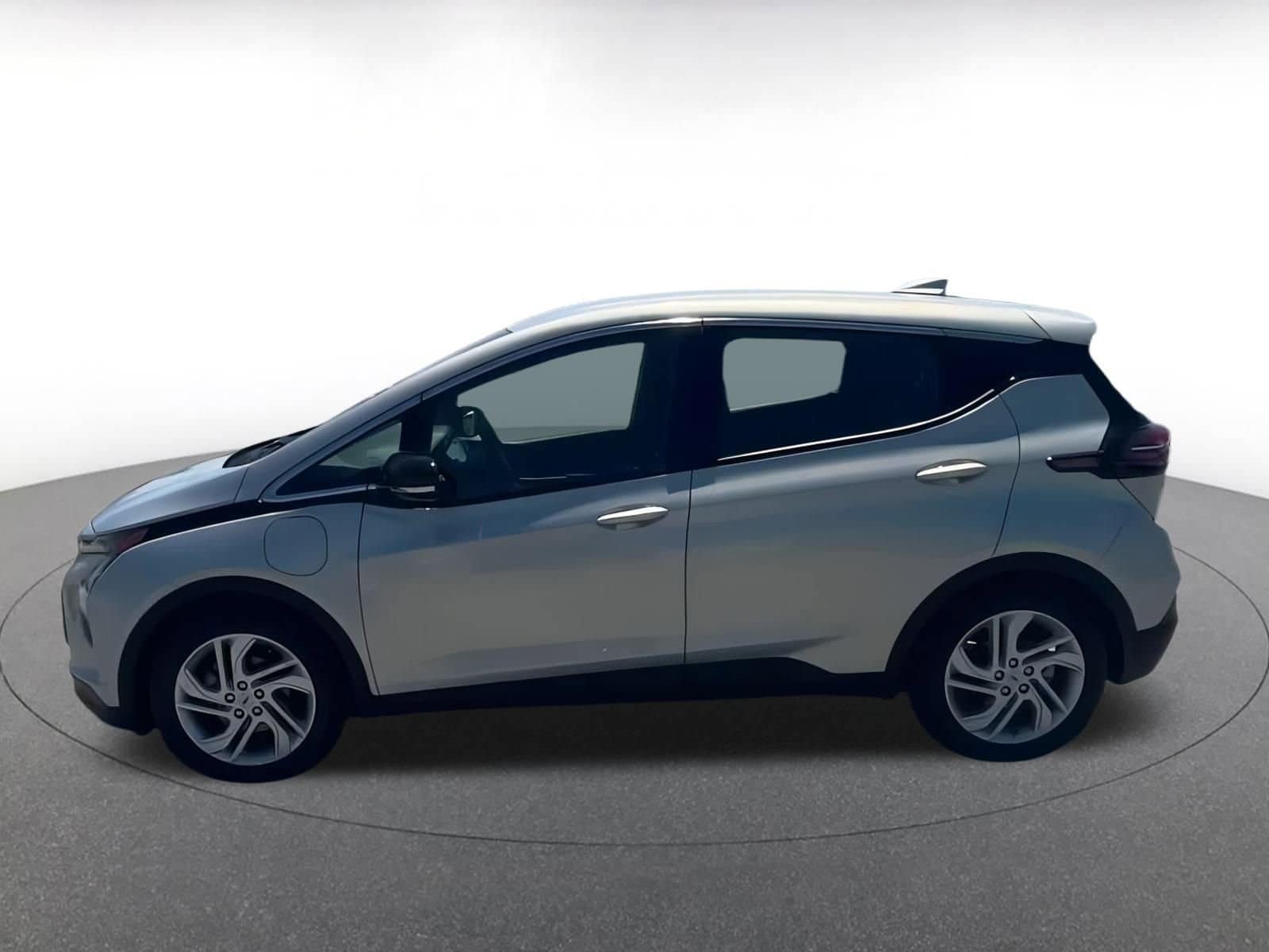 Thumbnail: 2023 Chevrolet Bolt EV - 9
