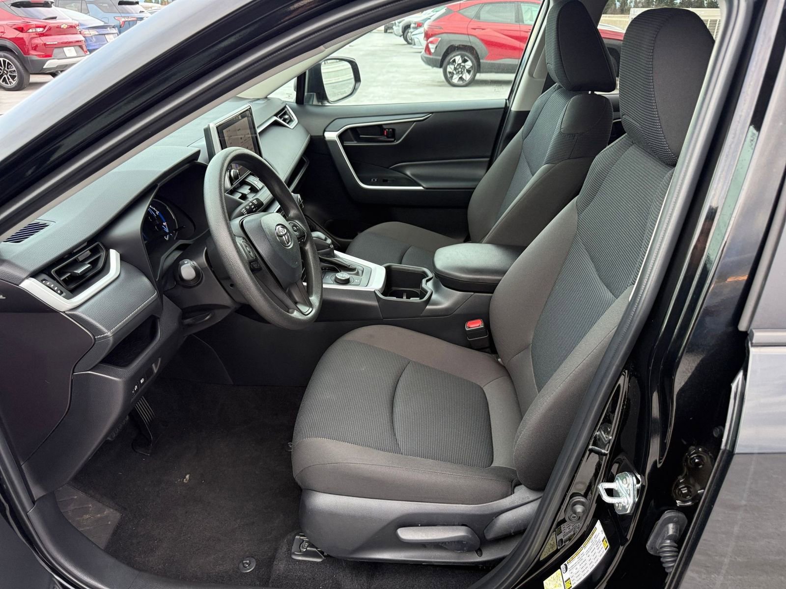 Thumbnail: 2025 Toyota RAV4 - 25