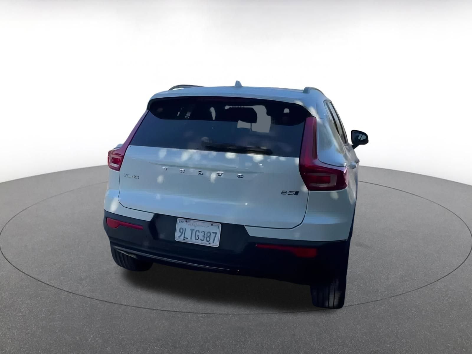 Thumbnail: 2024 Volvo XC40 - 15