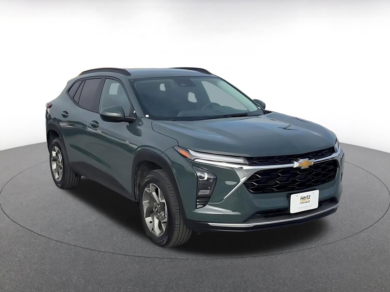 Thumbnail: 2025 Chevrolet Trax - 3