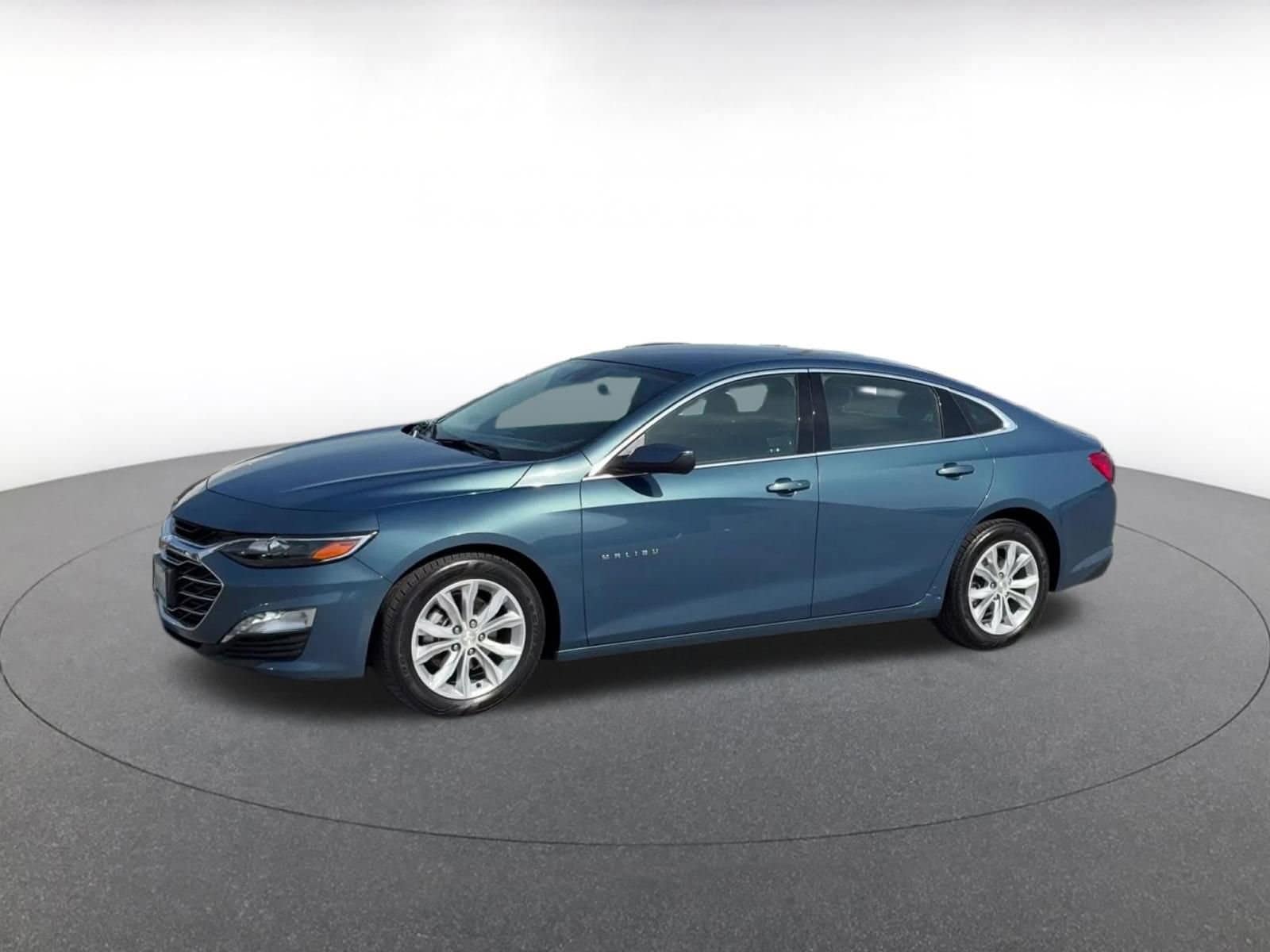 Thumbnail: 2024 Chevrolet Malibu - 8