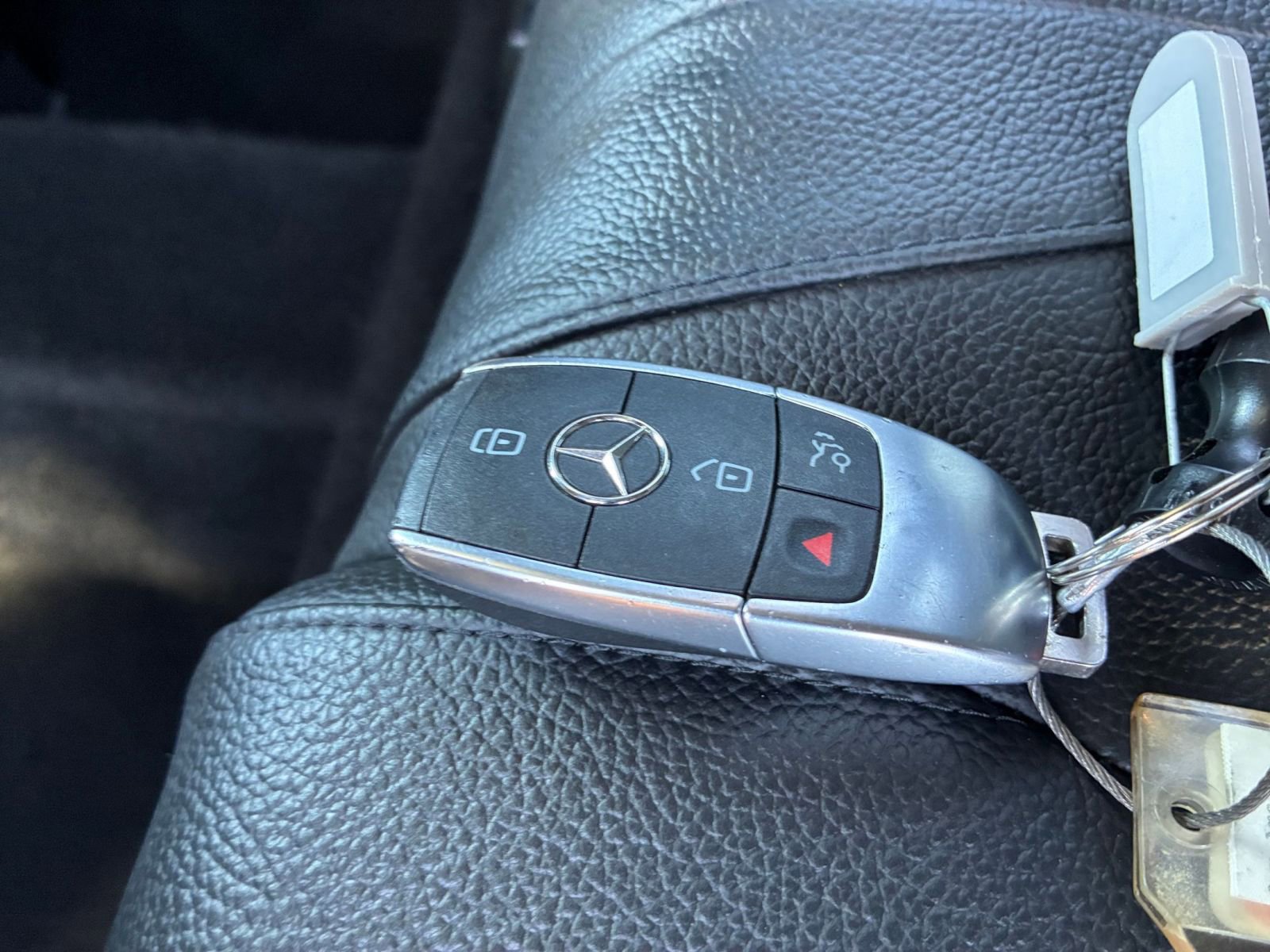 Thumbnail: 2025 Mercedes-Benz GLB - 22