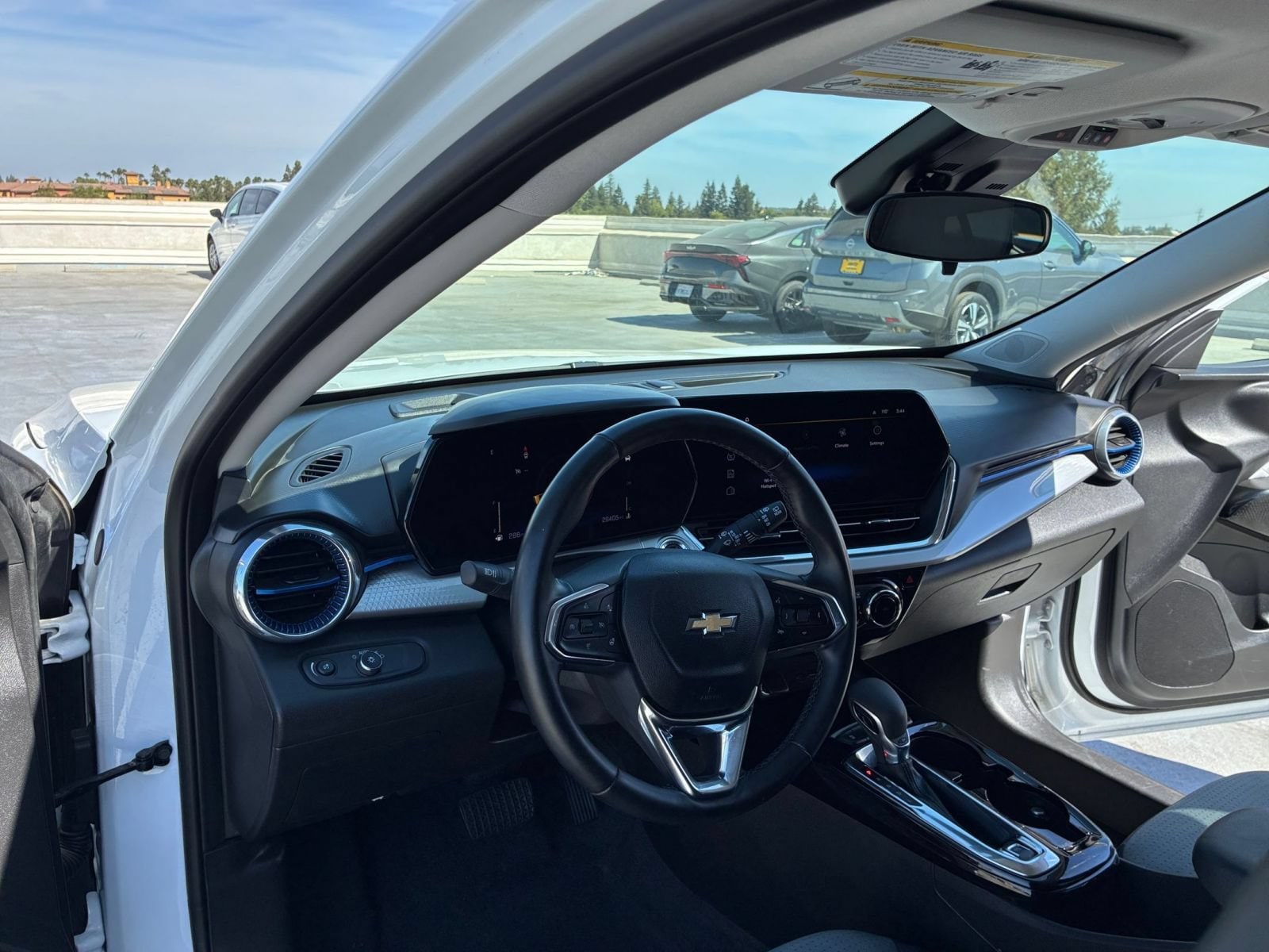 Thumbnail: 2025 Chevrolet Trax - 28