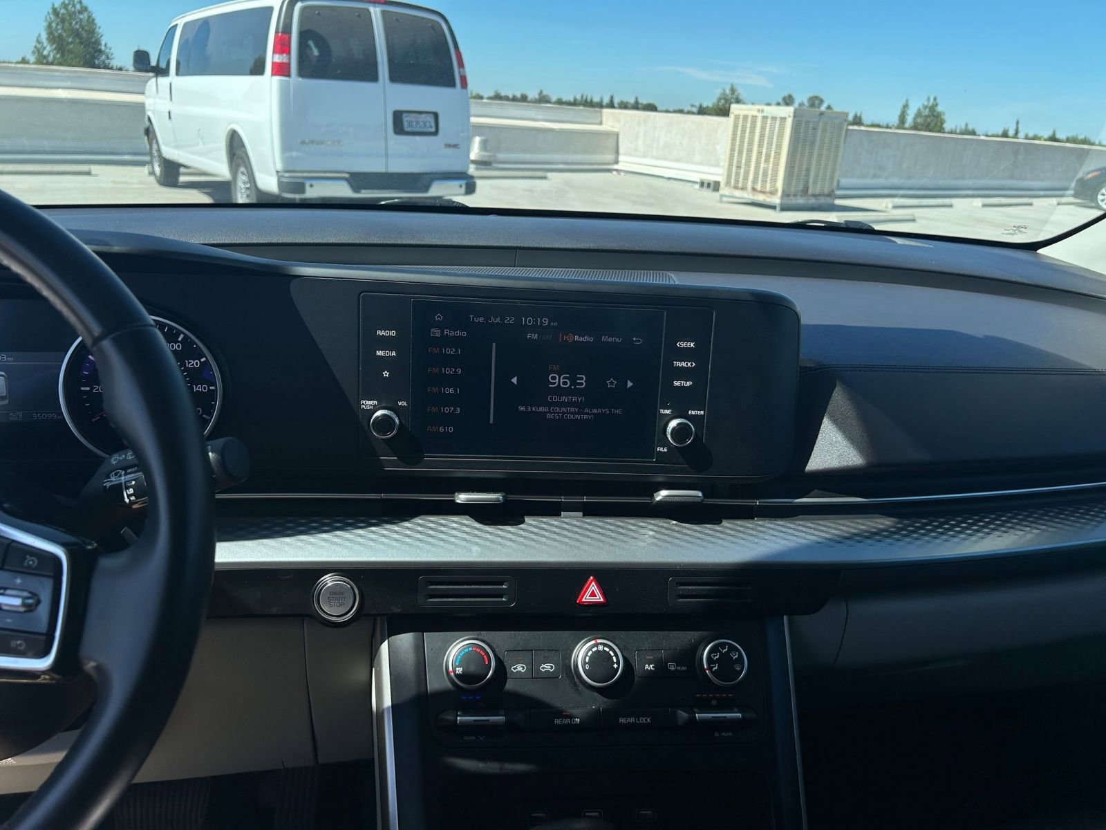 Thumbnail: 2024 Kia Carnival - 17