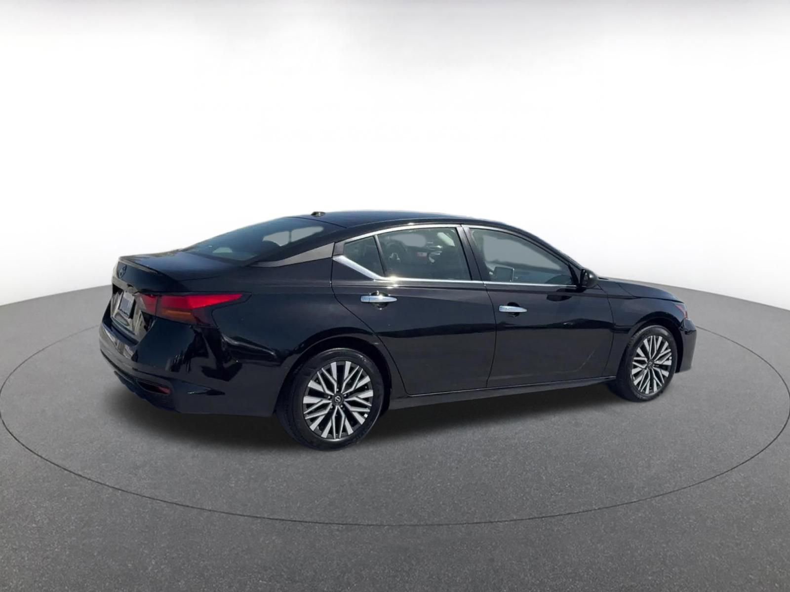 Thumbnail: 2025 Nissan Altima - 15