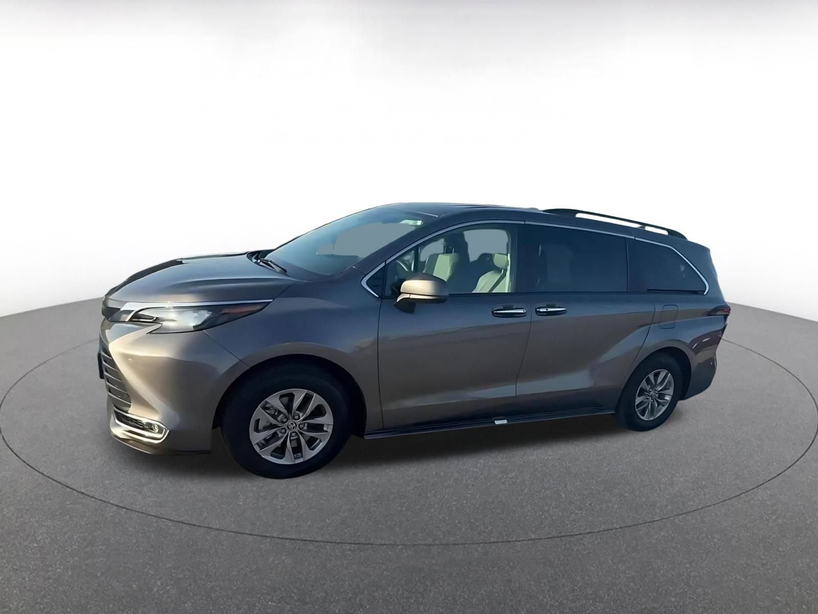 Thumbnail: 2024 Toyota Sienna - 7