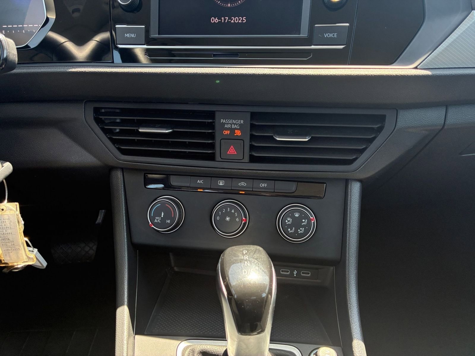 Thumbnail: 2024 Volkswagen Jetta - 18