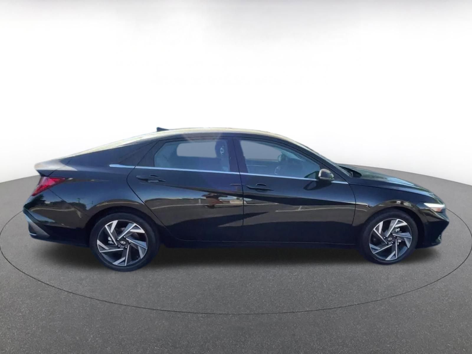 Thumbnail: 2025 Hyundai Elantra - 16