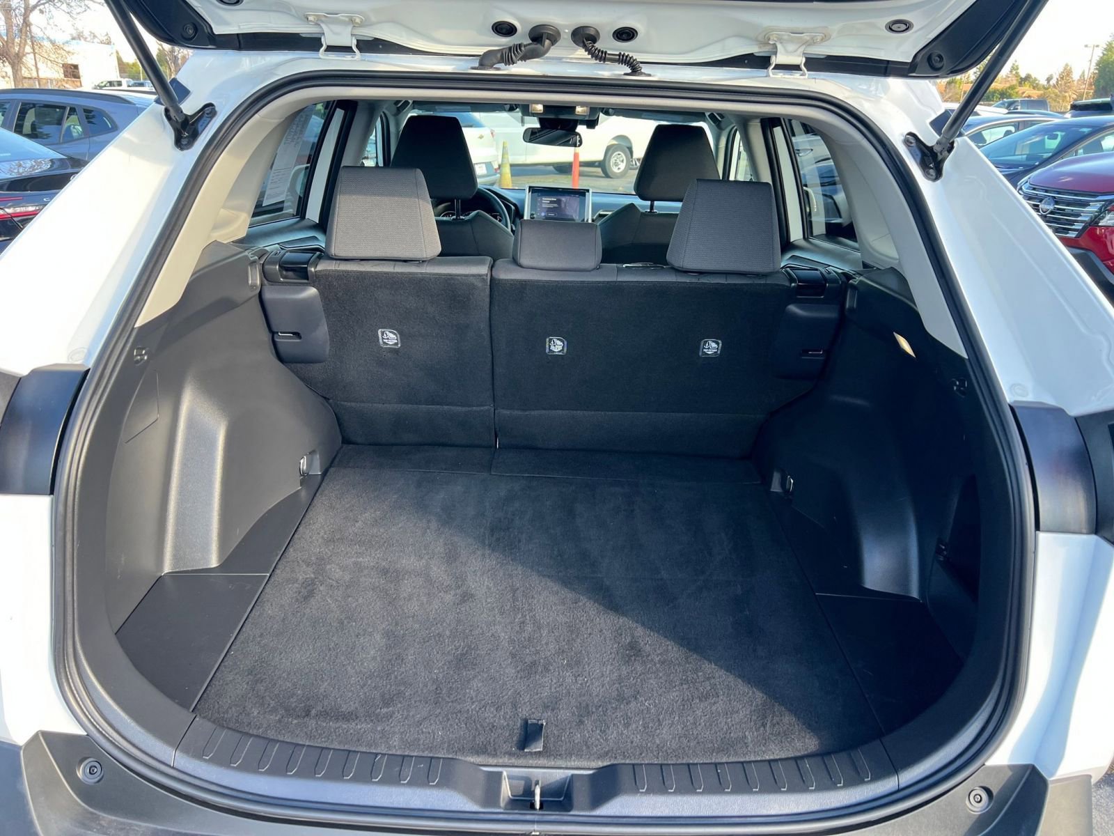 Thumbnail: 2025 Toyota RAV4 - 31